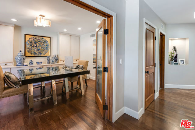 1009 Jeannette Avenue, Thousand Oaks CA: https://media.crmls.org/mediaz/5ac6b630-7e12-4f75-b7f3-136e2f28048c.jpg