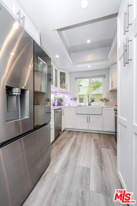 4326 Babcock Avenue, Studio City CA: https://media.crmls.org/mediaz/5ac6d97b-4c4b-4999-99de-991e8681602f.jpg
