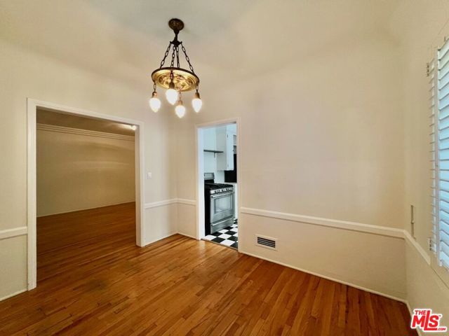 8474 Fountain Avenue, West Hollywood CA: https://media.crmls.org/mediaz/5ac6dd4a-2365-48ff-b7b0-1d6d33d71eb1.jpg