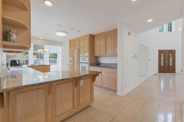 12189 Parker Ranch Road, Saratoga CA: https://media.crmls.org/mediaz/5ac727ea-4125-4d44-bb71-7006b3f1dfde.jpg