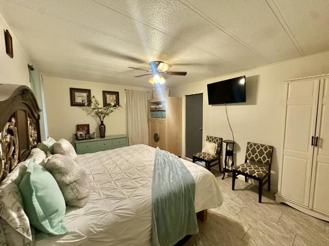 69530 Dillon Road, Desert Hot Springs CA: https://media.crmls.org/mediaz/5ac73cd1-a6ee-4ca4-9599-97ae9cd41e51.jpg