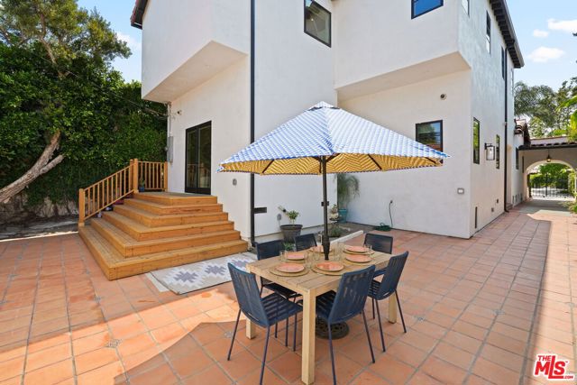 1618 S Durango Avenue, Los Angeles CA: https://media.crmls.org/mediaz/5ac741d4-8ef1-4d70-93b3-cf68a8cfc037.jpg