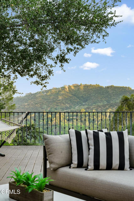 1897 Braemar Road, Pasadena CA: https://media.crmls.org/mediaz/5ac7d218-b2ac-4525-95ab-0d7c5f7dc696.jpg
