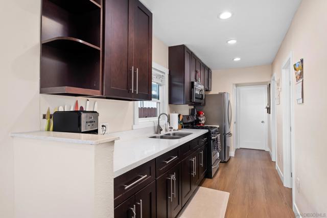 3809 Van Dyke Ave, San Diego CA: https://media.crmls.org/mediaz/5ac8627c-3327-4124-898e-8ca428731aa0.jpg