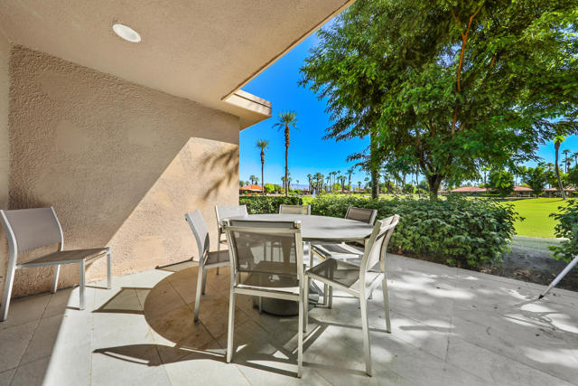 24 Haig Drive, Rancho Mirage CA: https://media.crmls.org/mediaz/5ac8ec1b-7207-42e4-a138-44d6397cf138.jpg