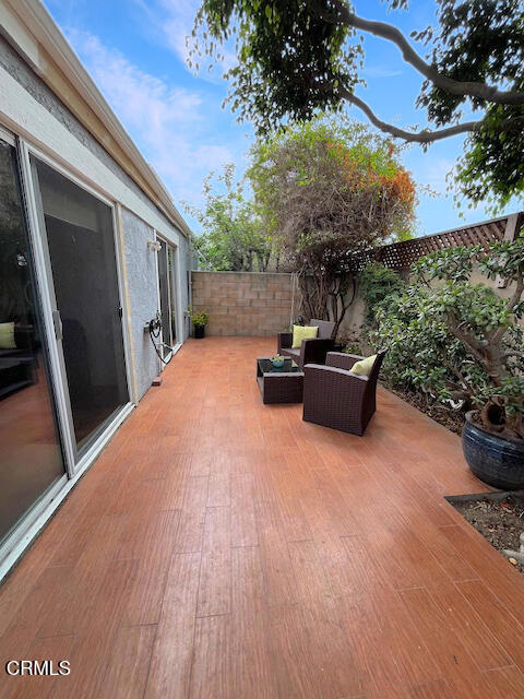 476 Harbor Lights Lane, Port Hueneme CA: https://media.crmls.org/mediaz/5ac919ed-abec-4aa1-a6d5-c118343db951.jpg