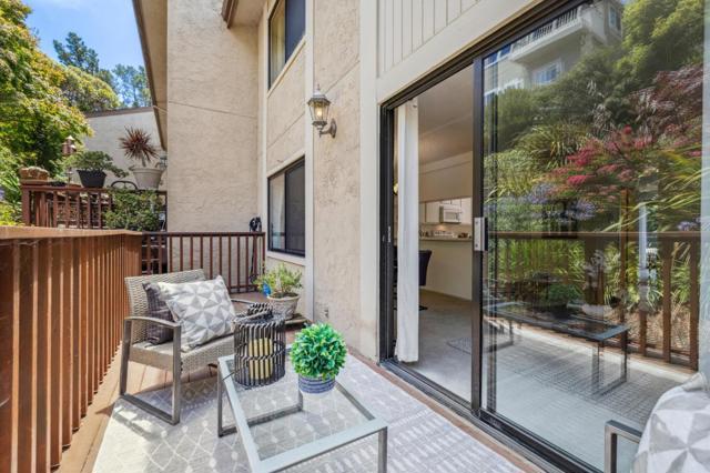 607 Stonegate, South San Francisco CA: https://media.crmls.org/mediaz/5ac92dd6-cf00-4640-b6d1-72a3464de01e.jpg