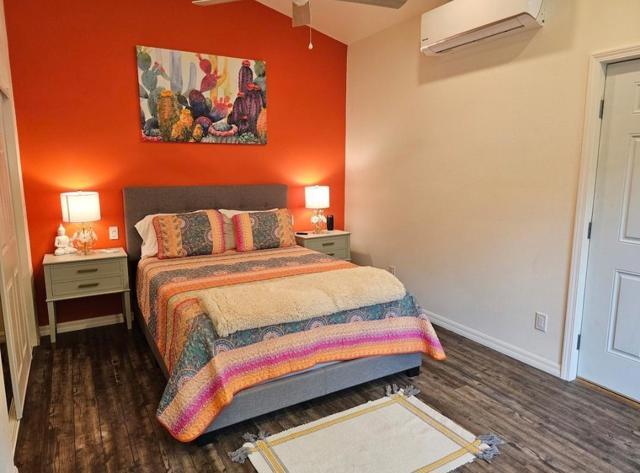 1962 E Baristo Road, Palm Springs CA: https://media.crmls.org/mediaz/5ac9533d-f0c0-479a-9542-95e16471cd04.jpg