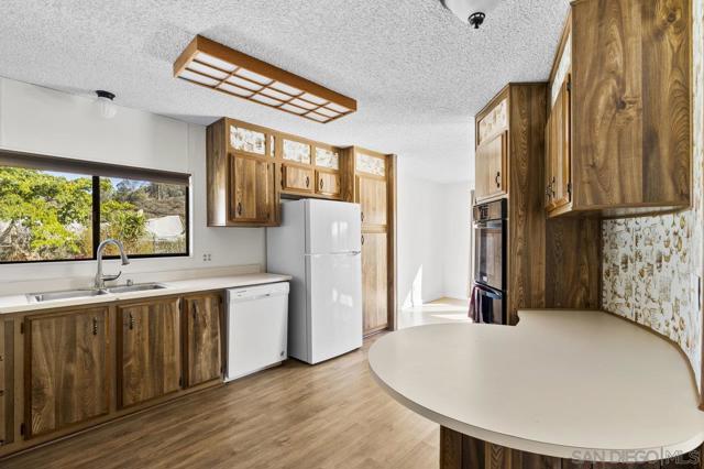 Image 60 of 75 For 3232 Twin Oaks Valley Rd