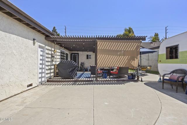 3151 W Hemlock Street, Oxnard CA: https://media.crmls.org/mediaz/5ac9f14f-7a7f-424c-98f7-5846c2bb0515.jpg