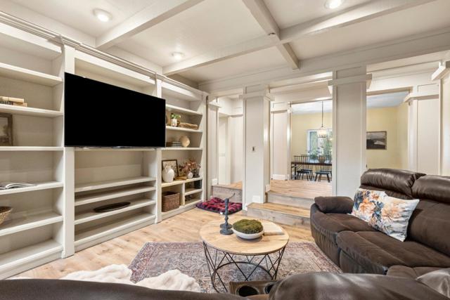 6915 Redwood Retreat Road, Gilroy CA: https://media.crmls.org/mediaz/5aca3f36-52b8-4491-baee-241877dcee27.jpg