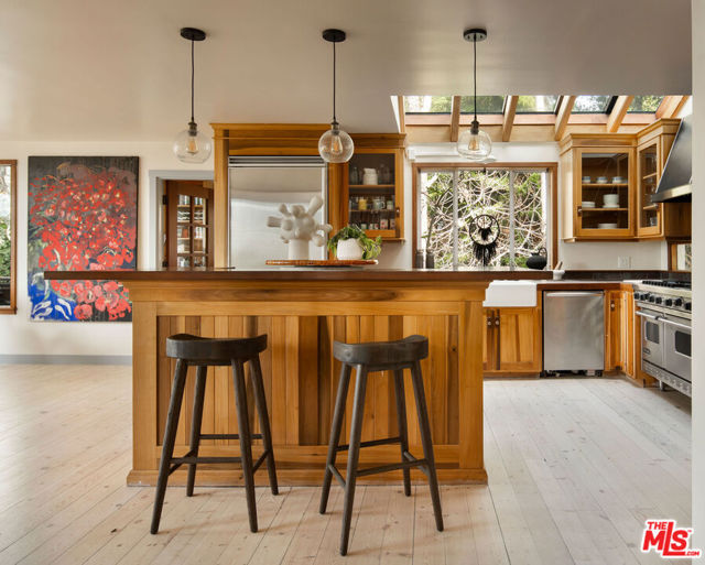 31840 Seafield Drive, Malibu CA: https://media.crmls.org/mediaz/5aca3fbd-29a1-4935-a324-bd660739430b.jpg