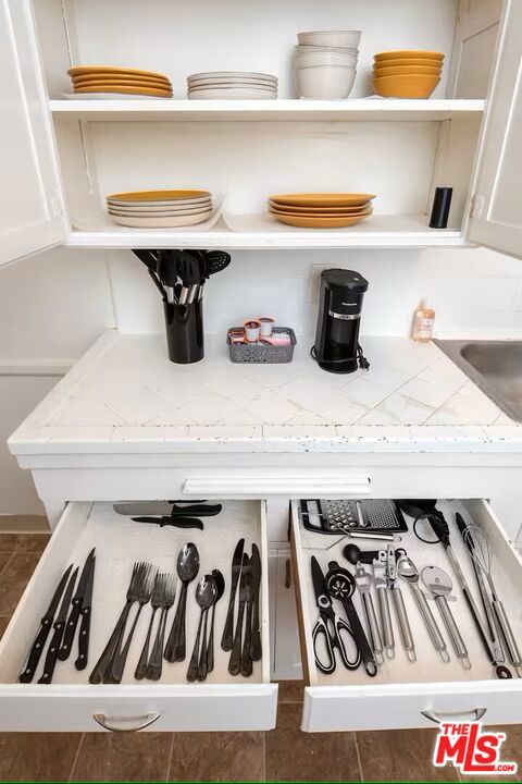 604 Venezia Avenue, Venice CA: https://media.crmls.org/mediaz/5aca61b3-40ed-4b12-a6e3-af7cc9aed78b.jpg