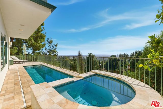 1284 Lago Vista Drive, Beverly Hills CA: https://media.crmls.org/mediaz/5acaec0c-2280-418a-bf11-95d2ddaddd0f.jpg