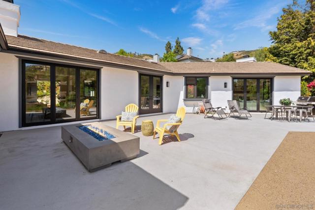 2511 San Clemente Ave, Vista CA: https://media.crmls.org/mediaz/5acb1f39-60e4-44d0-b298-5ac2de9812d1.jpg