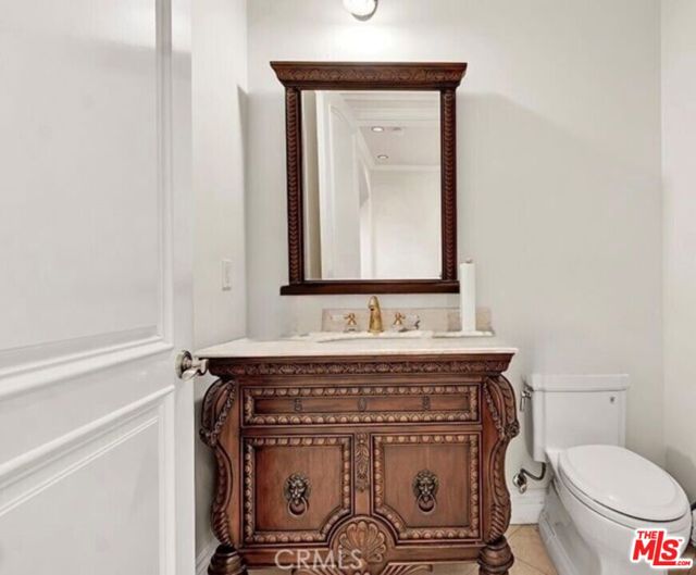 10517 Blythe Avenue, Los Angeles CA: https://media.crmls.org/mediaz/5acb436d-8fe9-4499-ae94-419e56a6c283.jpg