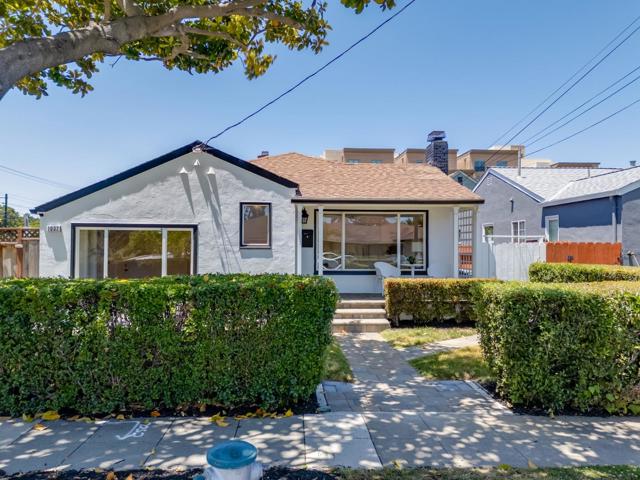 1032 Toyon Drive, Burlingame CA: https://media.crmls.org/mediaz/5acbd2d7-9255-44d3-b58c-0f0912ba45ab.jpg