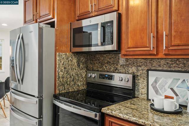 1950 Emerald St, Concord CA: https://media.crmls.org/mediaz/5acc53fb-8614-463d-962a-f776f3fd9cac.jpg