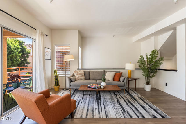13945 Lemoli Avenue, Hawthorne CA: https://media.crmls.org/mediaz/5acc972c-5f1f-4a99-877d-4de725b775ee.jpg