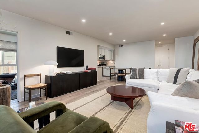 874 Hammond Street, West Hollywood CA: https://media.crmls.org/mediaz/5acca602-5f57-4c4e-aef2-23c7a3c37507.jpg