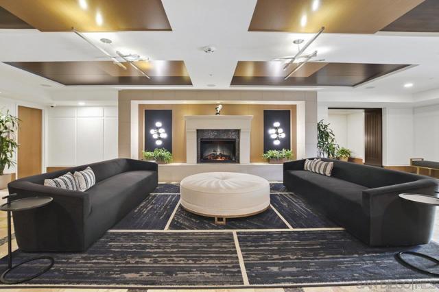 700 W E St, San Diego CA: https://media.crmls.org/mediaz/5accbf12-af0c-42a4-8fc9-cbb4a914360a.jpg