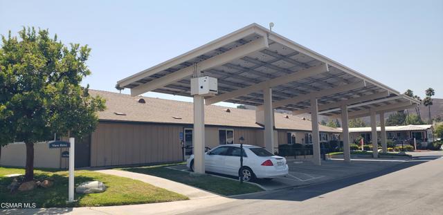 195 Tierra Rejada Road, Simi Valley CA: https://media.crmls.org/mediaz/5accf2ea-1aa5-4b9b-9935-19d3dd80b271.jpg