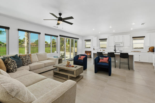 49489 Douglas Street, Indio CA: https://media.crmls.org/mediaz/5acd4f09-6a8b-484e-9583-b7e1a1fd599a.jpg