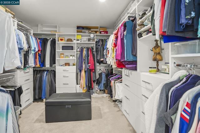 219 Nottingham Pl, Danville CA: https://media.crmls.org/mediaz/5acd6c29-1e66-41d3-a96d-f8e8afa9d4c2.jpg