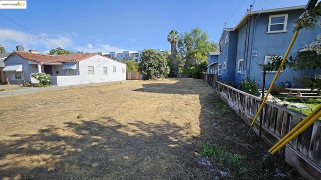 1200 Sherwood AVE, San Jose CA: https://media.crmls.org/mediaz/5acd72b8-ade2-447e-92e9-7e22735dfe8a.jpg