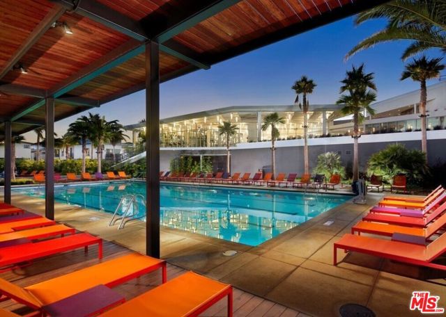13200 Pacific Promenade, Playa Vista CA: https://media.crmls.org/mediaz/5acd9257-dfee-412d-b988-55037ccf20e0.jpg