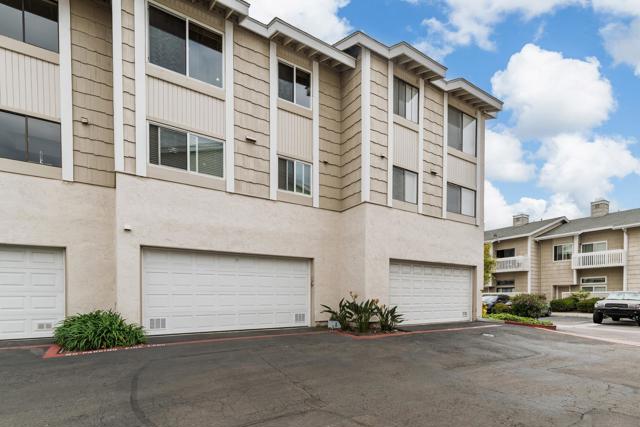 4052 Mahaila Ave, San Diego CA: https://media.crmls.org/mediaz/5acdb4f9-76c6-4e33-9348-fa6af6459d50.jpg