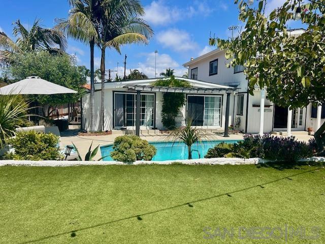 3275 Maezel Ln, Carlsbad CA: https://media.crmls.org/mediaz/5ace25a6-4e56-4f61-88c9-6a3afabe453b.jpg