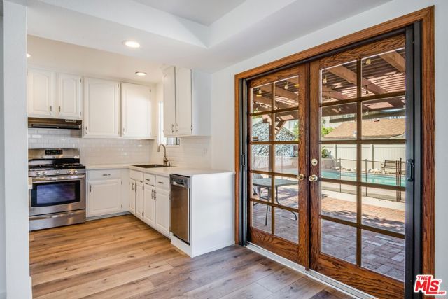 4931 Stern Avenue, Sherman Oaks CA: https://media.crmls.org/mediaz/5ace2688-2101-4f7c-9e9e-e85681a1aa7b.jpg