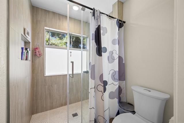 845 RIDGEWATER DR, Chula Vista CA: https://media.crmls.org/mediaz/5ace3e4b-7c87-40c5-ada5-8c53d86ab08f.jpg