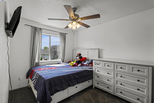1860 Concannon Dr, Oakley CA: https://media.crmls.org/mediaz/5acf65f3-8350-4422-9dcb-dd555f1227f9.jpg