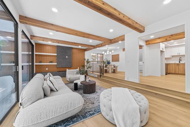 536 Sand Hill Circle, Menlo Park CA: https://media.crmls.org/mediaz/5acf8a60-3ad2-4a23-a90d-ee2e07ba1520.jpg