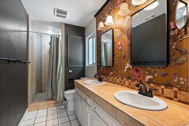 4201 Avenida Gregory, Spring Valley CA: https://media.crmls.org/mediaz/5ad0a0cc-0587-4df9-b3b5-1e404047607b.jpg