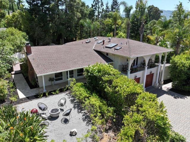 17274 Verdes Robles, Los Gatos CA: https://media.crmls.org/mediaz/5ad0b461-e7d7-4ac1-af99-c180f72d73c8.jpg
