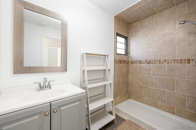 150 S Anza St, El Cajon CA: https://media.crmls.org/mediaz/5ad13c00-c2aa-42a0-ad9f-2967e9f6d55c.jpg