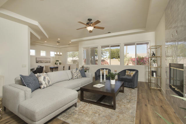 44520 Via Terra Nova, La Quinta CA: https://media.crmls.org/mediaz/5ad1796e-cbf6-465b-907b-bc1e1433393c.jpg