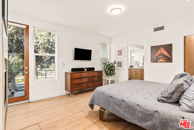 502 Rosecrans Avenue, Manhattan Beach, California 90266, 2 Bedrooms Bedrooms, ,2 BathroomsBathrooms,Residential,For Sale,Rosecrans,26828137