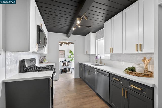 1838 Overhill Rd, Concord CA: https://media.crmls.org/mediaz/5ad28934-f4d2-4d0f-ac54-1ec7ee04f3a7.jpg