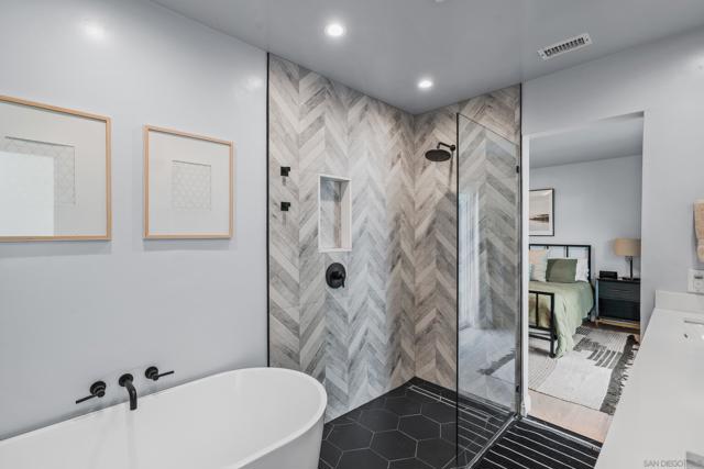 6625 Casselberry Way, San Diego CA: https://media.crmls.org/mediaz/5ad2b5fc-9185-475a-ac9d-962e61fed7ec.jpg