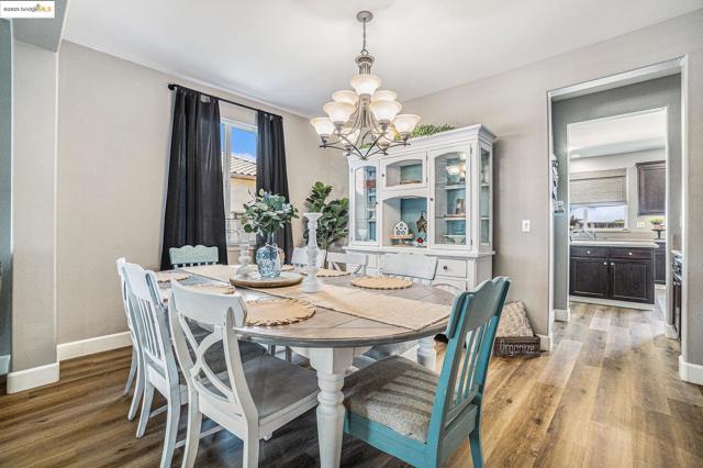 583 Sawgrass Way, Oakley CA: https://media.crmls.org/mediaz/5ad360c5-b769-415a-bc8d-c15e6e283c43.jpg