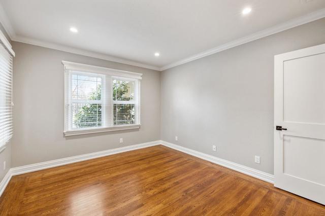 711 Laurel Avenue, Burlingame CA: https://media.crmls.org/mediaz/5ad36335-c3c2-4615-894d-b364eae9c7d4.jpg