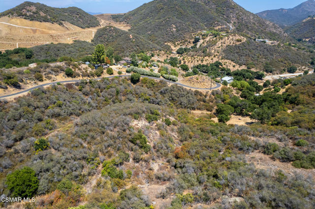 115 Carlisle Road, Westlake Village CA: https://media.crmls.org/mediaz/5ad37cfd-3ca2-4ee4-9435-c08afc266859.jpg