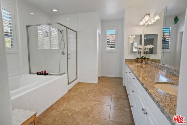 27336 Ellery Place, Santa Clarita CA: https://media.crmls.org/mediaz/5ad3f724-0f9e-4917-a3e7-94769e67c092.jpg