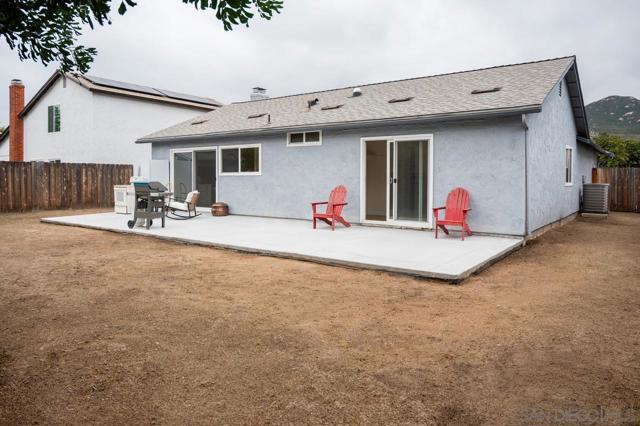15120 Amso Street, Poway CA: https://media.crmls.org/mediaz/5ad448b9-7623-4570-beda-58dbebb9acda.jpg