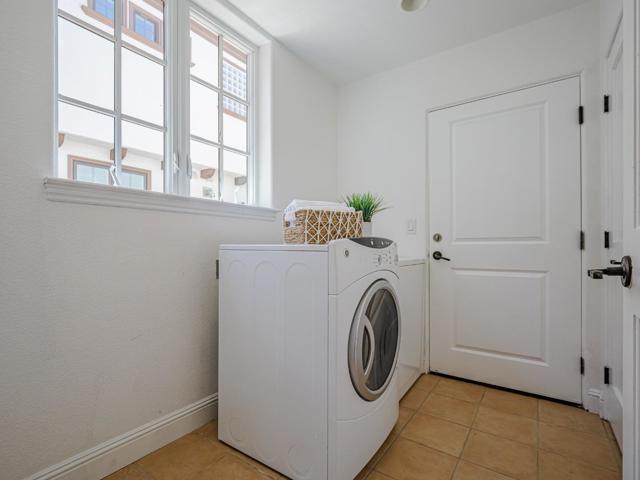 243 Harbor Beach Court, Santa Cruz CA: https://media.crmls.org/mediaz/5ad52052-d4ca-4671-987d-edb7f62b74bc.jpg