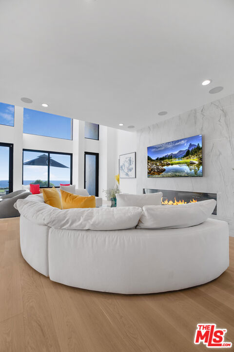 MLS #26870851 image #1